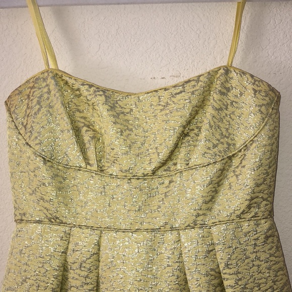 New BGBGMaxAzria Pale Lime and Silver Strapless Dress Size 8 - Picture 6 of 12